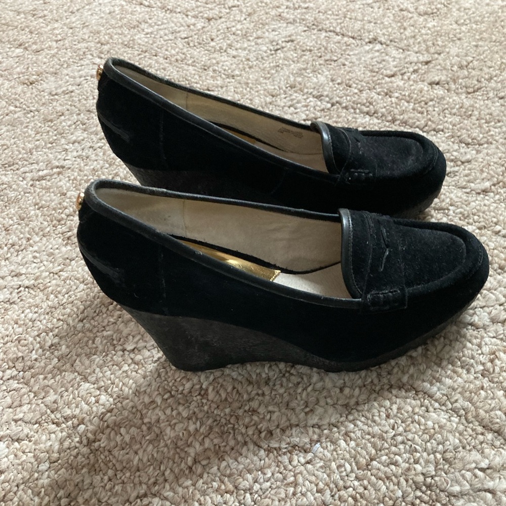 MK black shoes